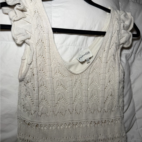 Elegant White Knit Midi Dress - Picture 3 of 5